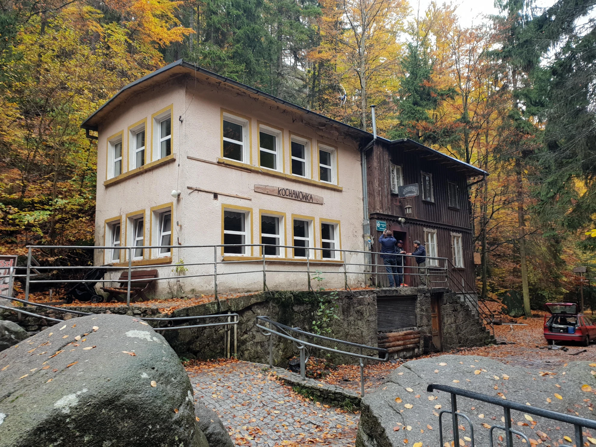 Schronisko PTTK „Kochanówka”