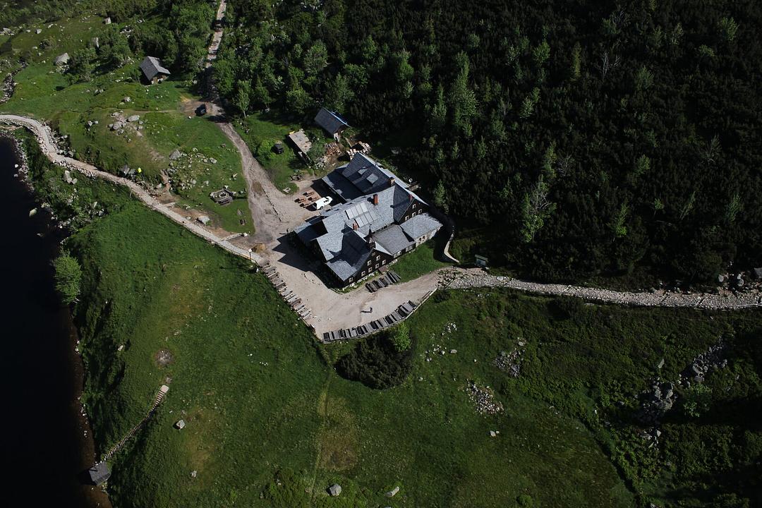 Inwestycje w Schronisku PTTK “Samotnia” – Przekształcenie i Modernizacja zrealizowane przez Sudeckie Hotele i Schroniska PTTK