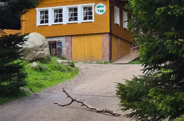 Schronisko PTTK „Nad Łomniczką”