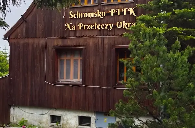 Schronisko PTTK „Na Przełęczy Okraj”