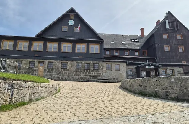 Schronisko PTTK „Na Hali Szrenickiej”