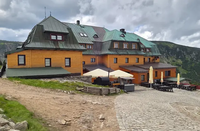 Schronisko PTTK „Strzecha Akademicka”